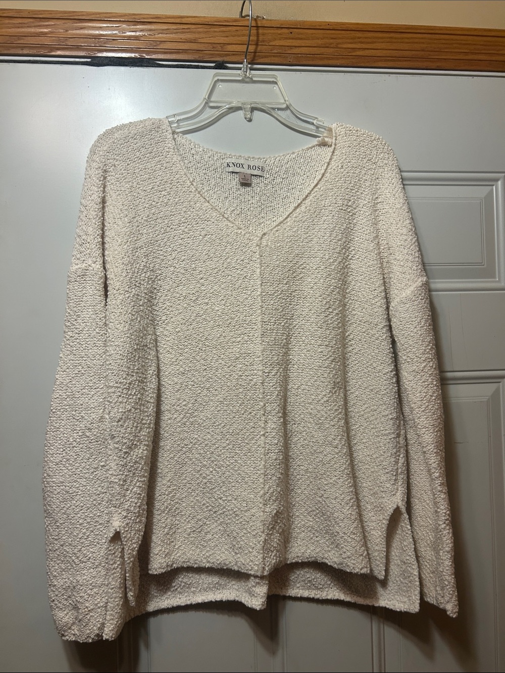 Knox Rose Ivory/Cream Textured V-Neck Sweater L